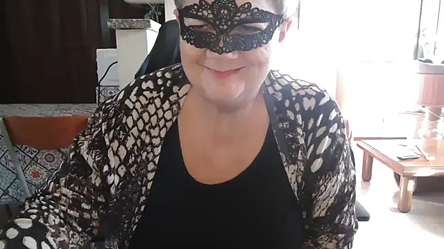 Snapshot of simona60 chatting on October 25, 1:18 pm simona60 online show from October 25, 1:18 pm