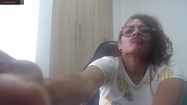 BustyMilf  online show from January 28, 4:30 pm