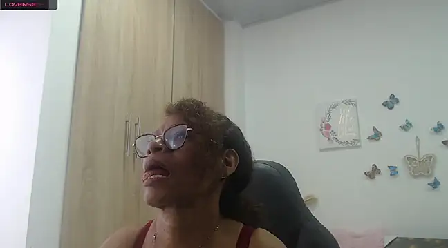 BustyMilf  online show from March 1, 12:23 pm