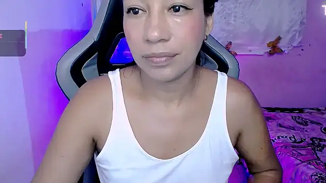 ninatiny online show from October 17, 10:29 am