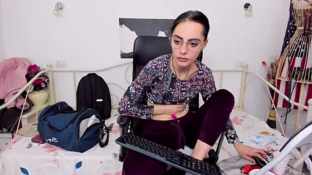 jessystarr online show from February 10, 11:45 pm