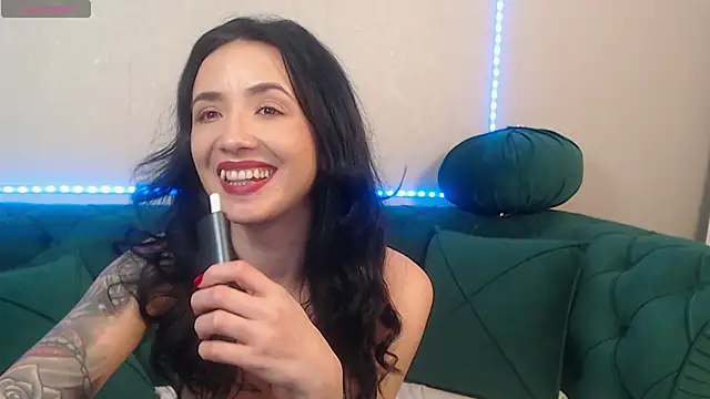 Snapshot of GlamKate chatting on March 4, 4:30 pm GlamKate online show from March 4, 4:30 pm