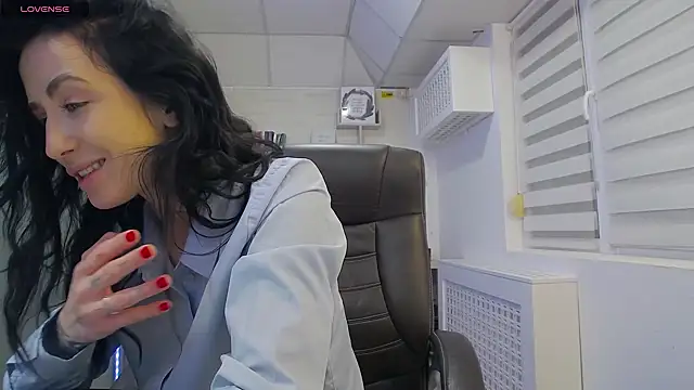 Snapshot of GlamKate chatting on March 11, 7:15 am GlamKate online show from March 11, 7:15 am