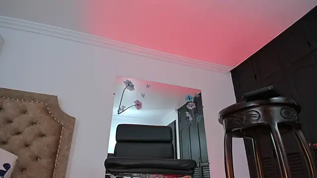 Snapshot of KATALINA_HOT_TS chatting on October 17, 7:05 pm KATALINA HOT TS online show from October 17, 7:05 pm