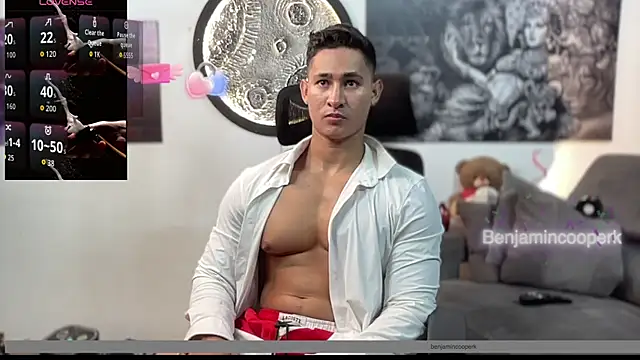 Snapshot of BenjaminCooperk chatting on November 13, 4:55 am BenjaminCooperk online show from November 13, 4:55 am