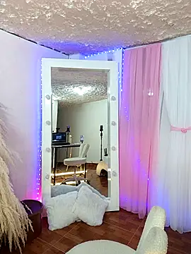 Snapshot of zullyxhot chatting on October 15, 10:54 pm zullyxhot online show from October 15, 10:54 pm