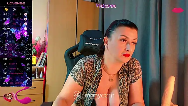 Snapshot of Hotangel75 chatting on December 20, 11:10 am Hotangel75 online show from December 20, 11:10 am