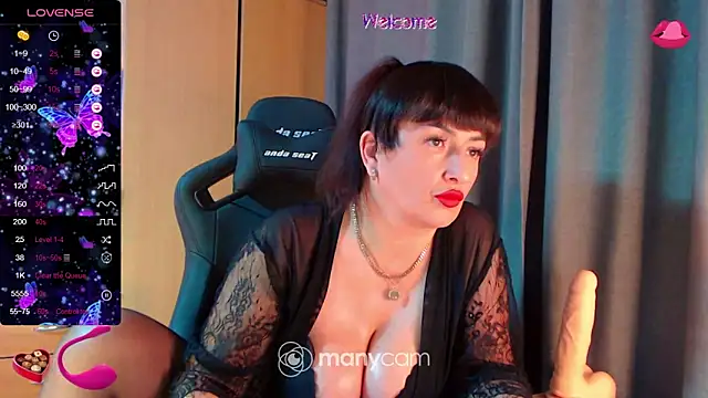 Snapshot of Hotangel75 chatting on January 12, 4:52 am Hotangel75 online show from January 12, 4:52 am