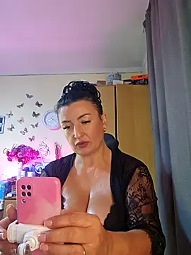 Snapshot of Hotangel75 chatting on October 4, 5:16 am Hotangel75 online show from October 4, 5:16 am