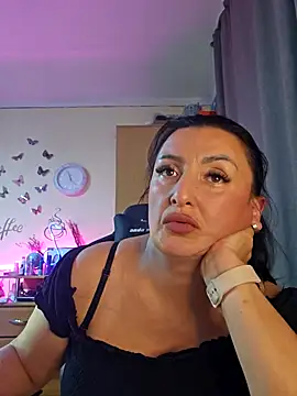 Snapshot of Hotangel75 chatting on October 23, 8:24 am Hotangel75 online show from October 23, 8:24 am