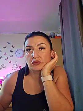 Snapshot of Hotangel75 chatting on October 29, 6:48 am Hotangel75 online show from October 29, 6:48 am