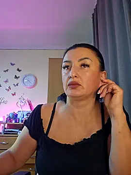 Snapshot of Hotangel75 chatting on October 31, 6:47 am Hotangel75 online show from October 31, 6:47 am