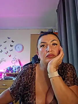 Snapshot of Hotangel75 chatting on October 31, 6:53 pm Hotangel75 online show from October 31, 6:53 pm