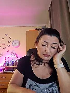 Snapshot of Hotangel75 chatting on November 22, 6:18 pm Hotangel75 online show from November 22, 6:18 pm