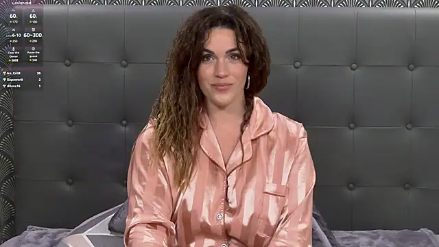 Snapshot of Clara-xoxo chatting on December 9, 2:17 pm Clara-xoxo online show from December 9, 2:17 pm