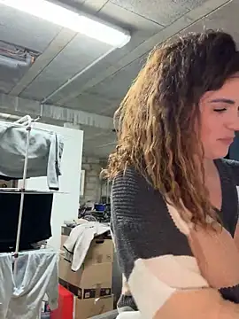 Snapshot of Clara-xoxo chatting on January 23, 8:24 pm Clara-xoxo online show from January 23, 8:24 pm