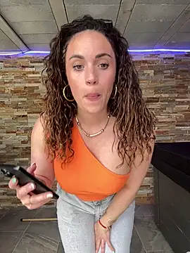 Snapshot of Clara-xoxo chatting on March 6, 2:29 pm Clara-xoxo online show from March 6, 2:29 pm