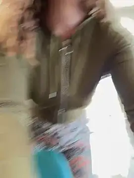 Snapshot of Clara-xoxo chatting on March 17, 1:29 pm Clara-xoxo online show from March 17, 1:29 pm