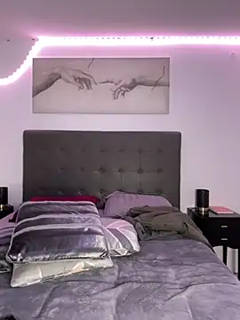 Snapshot of Clara-xoxo chatting on October 27, 3:27 pm Clara-xoxo online show from October 27, 3:27 pm