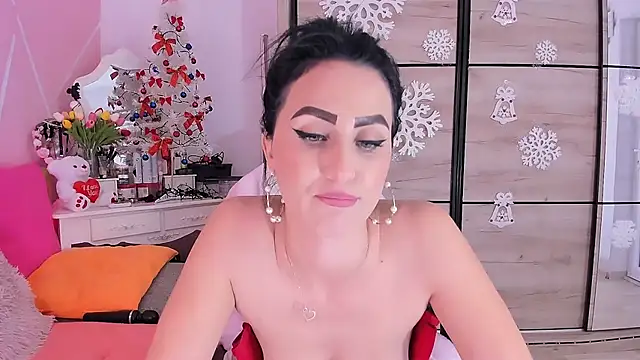 Snapshot of Maryelle chatting on December 4, 11:35 pm Maryelle online show from December 4, 11:35 pm