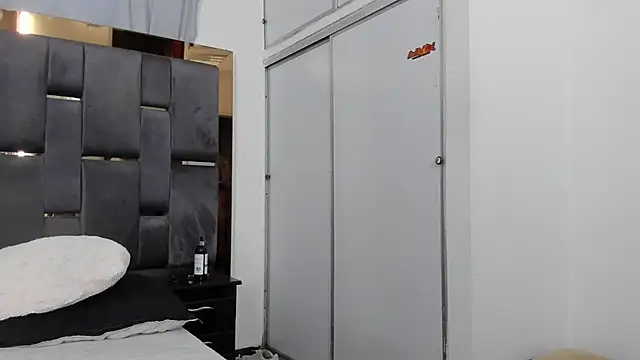 Snapshot of Bellahot387 chatting on September 24, 12:30 pm Bellahot387 online show from September 24, 12:30 pm