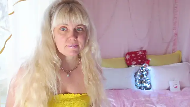 SunnySylvia online show from December 24, 9:28 am