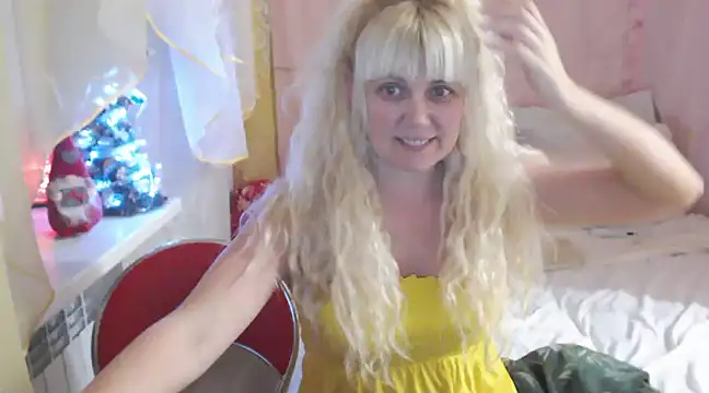 SunnySylvia online show from December 25, 5:26 pm