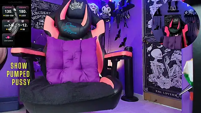 Snapshot of fetishkinkymeganx chatting on March 17, 4:43 pm fetishkinkymeganx online show from March 17, 4:43 pm