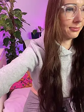 Trixie-Tainted online show from January 3, 8:11 pm