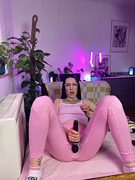 Trixie-Tainted online show from February 13, 6:16 pm