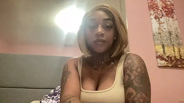 Snapshot of Creamesensation chatting on January 30, 1:44 am Creamesensation online show from January 30, 1:44 am