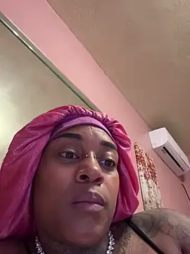 Snapshot of Creamesensation chatting on February 3, 7:18 am Creamesensation online show from February 3, 7:18 am