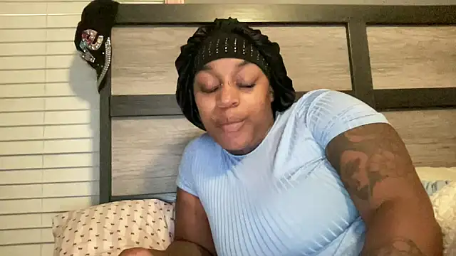 Snapshot of Creamesensation chatting on October 26, 11:49 am Creamesensation online show from October 26, 11:49 am