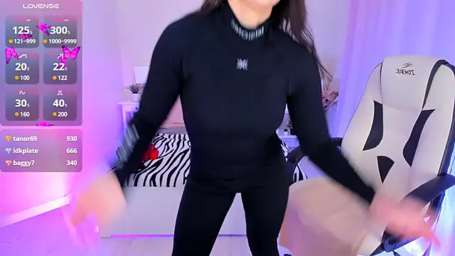 HelenaRegal online show from February 22, 9:34 am