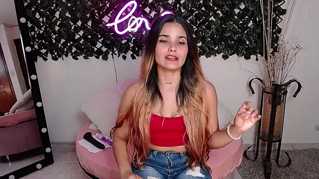 DestinyHills online show from February 7, 6:13 pm