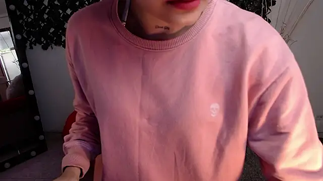 DestinyHills online show from March 21, 12:39 pm