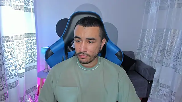 Snapshot of Nick_Moca chatting on February 2, 5:37 pm Nick Moca online show from February 2, 5:37 pm