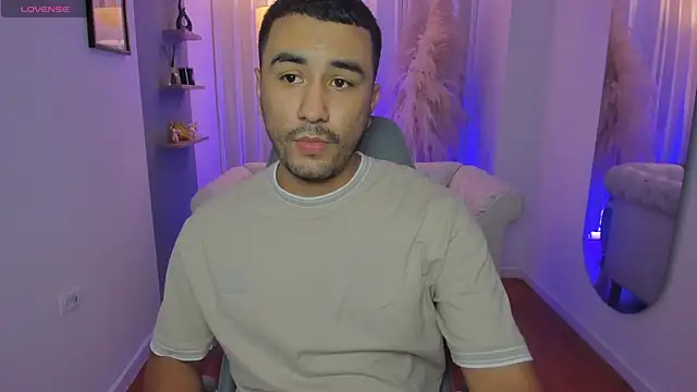 Snapshot of Nick_Moca chatting on November 27, 8:33 pm Nick Moca online show from November 27, 8:33 pm