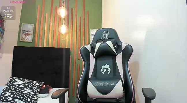 Snapshot of Sharloth_milf chatting on March 6, 3:56 pm Sharloth milf online show from March 6, 3:56 pm