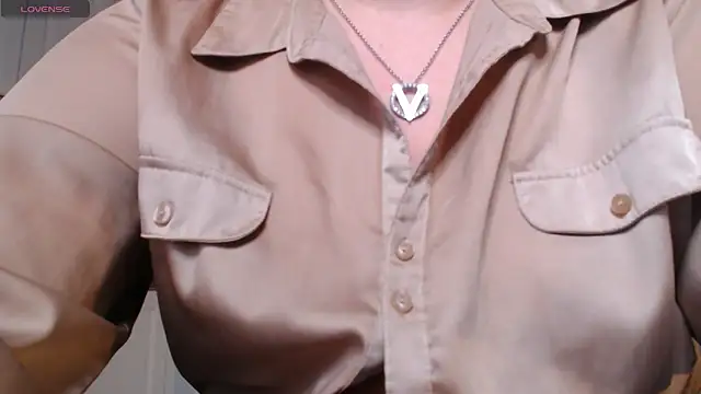 Snapshot of HotTiffani chatting on January 24, 11:59 am HotTiffani online show from January 24, 11:59 am