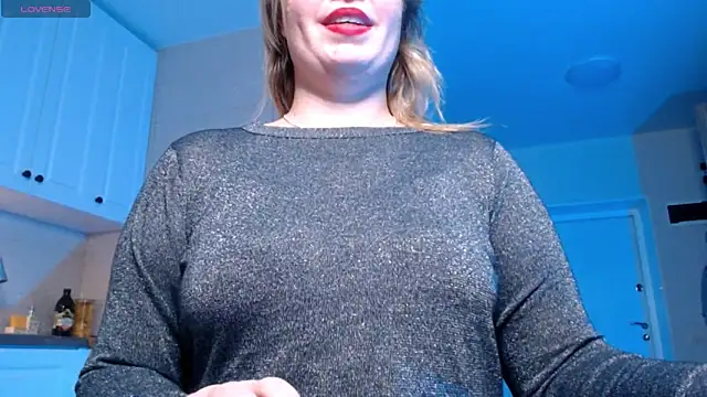 Snapshot of HotTiffani chatting on January 25, 4:35 pm HotTiffani online show from January 25, 4:35 pm