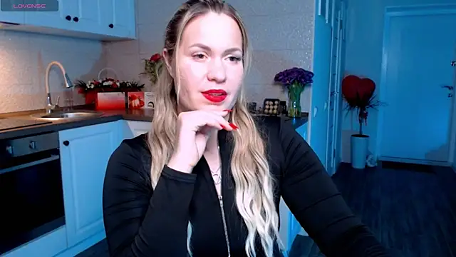 Snapshot of HotTiffani chatting on March 10, 3:09 pm HotTiffani online show from March 10, 3:09 pm