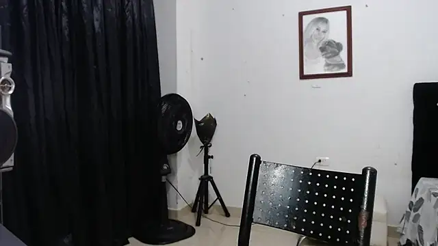 Snapshot of venuz_mendoza20 chatting on October 25, 1:07 pm venuz mendoza20 online show from October 25, 1:07 pm