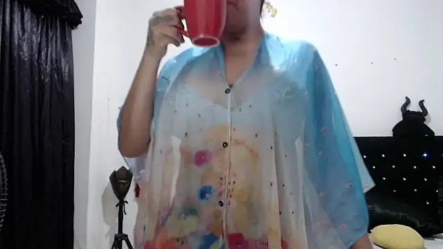 Snapshot of venuz_mendoza20 chatting on November 26, 1:34 pm venuz mendoza20 online show from November 26, 1:34 pm