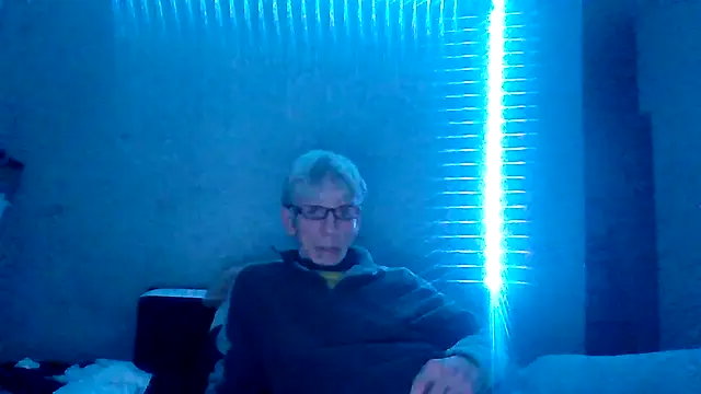 Snapshot of InMeinenMund chatting on November 21, 4:00 am InMeinenMund online show from November 21, 4:00 am