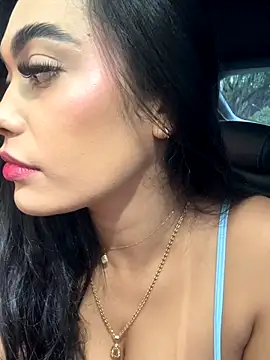 Snapshot of emma_andrew1 chatting on November 24, 5:23 pm emma andrew1 online show from November 24, 5:23 pm