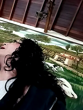 mijal queen online show from December 29, 5:01 pm