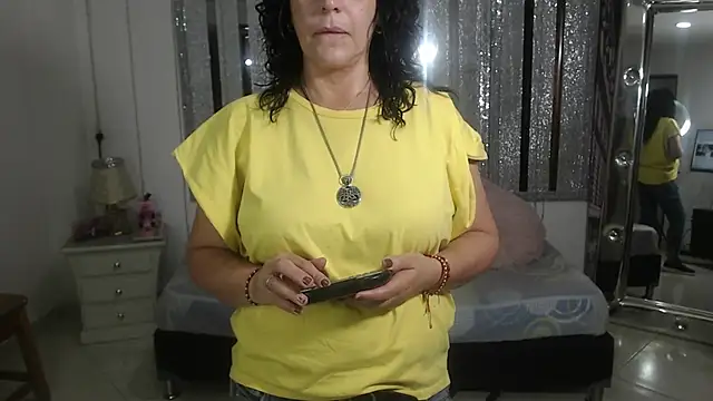 mijal queen online show from January 17, 2:08 am