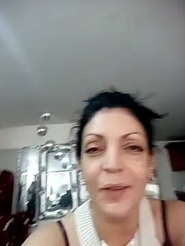 mijal queen online show from January 21, 2:15 pm