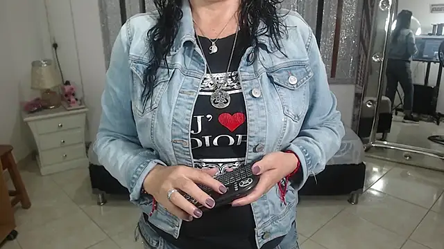 mijal queen online show from February 7, 2:29 am